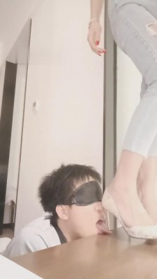 【多多】高跟/运动鞋碾压虐狗舌头 bf8321_HD绳艺资源