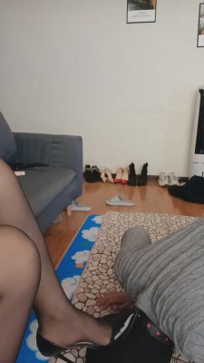 【平凡】玩学生狗子耳光踢裆踩踏 bf8330_HD绳艺资源