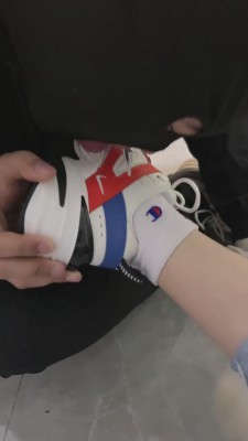 图片[2]_【黛黛S】喂狗吃真狗粮/踩踏喂食 bf8570_HD绳艺资源