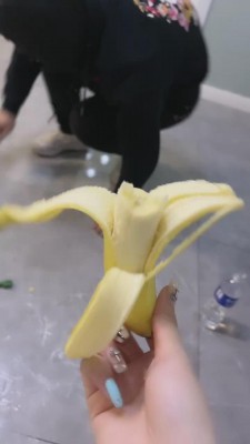 图片[4]_【黛黛S】喂狗吃真狗粮/踩踏喂食 bf8570_HD绳艺资源