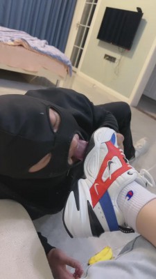 图片[5]_【黛黛S】喂狗吃真狗粮/踩踏喂食 bf8570_HD绳艺资源