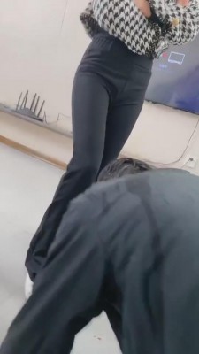 图片[8]_【二宝】压迫坐家具奴/狗盆里咀嚼圣水 bf8548_HD绳艺资源