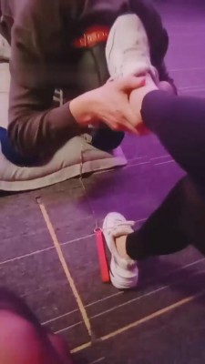 图片[3]_【桃江&嘉月】姐妹花刑房踩踏蹂躏脚垫【双视角完整版】 bf8949_HD绳艺资源