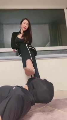 图片[2]_【微希】御姐高跟裸足诱惑脚下奴 bf8942_HD绳艺资源