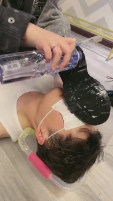 图片[3]_【逗逗】俯视无双脏鞋刷鞋水/刷牙水/圣水狗嘴强迫喝 bf8434_HD绳艺资源