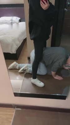 图片[2]_【昕昕】白靴/aj小白鞋/白棉袜/脚底踩喂食 bf8750_HD绳艺资源