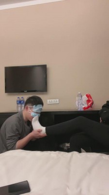 图片[4]_【昕昕】白靴/aj小白鞋/白棉袜/脚底踩喂食 bf8750_HD绳艺资源