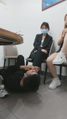 图片[2]_【小猫咪】带狗餐厅里舔素人闺蜜的脚【双视角版】 bf8885_HD绳艺资源