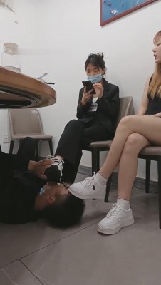 图片[5]_【小猫咪】带狗餐厅里舔素人闺蜜的脚【双视角版】 bf8885_HD绳艺资源