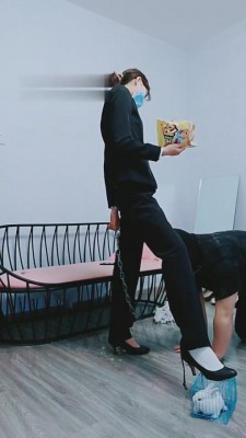 图片[6]_【晨沐】白领脏小白鞋踩踏喂食 bf8615_HD绳艺资源