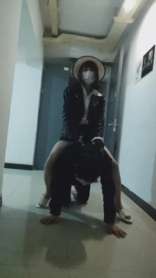 图片[4]_【乐爷】深夜楼道遛狗吃圣水丝袜 bf9001_HD绳艺资源