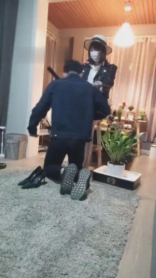 图片[8]_【乐爷】深夜楼道遛狗吃圣水丝袜 bf9001_HD绳艺资源