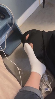 【黛黛s】闻脚/闻鞋/舔鞋底 bf8517_HD绳艺资源