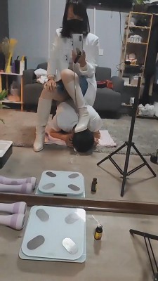 【乐姐】严惩家奴/艺术喝升水 bf10030_HD绳艺资源