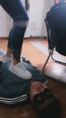 图片[3]_【蕾拉S】又酸又臭的白袜子全身踩踏 bf8445_HD绳艺资源