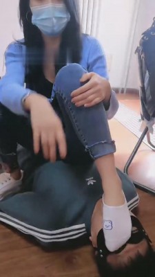 图片[8]_【蕾拉S】又酸又臭的白袜子全身踩踏 bf8445_HD绳艺资源