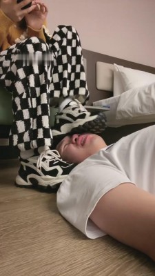 图片[2]_【晨希】把狗脸当脚垫踩哭【完整版】 bf10051_HD绳艺资源