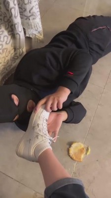 【黛黛S】吃饭篇-鞋底灰拌汉堡喂食 bf8505_HD绳艺资源