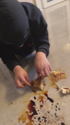 图片[4]_【黛黛S】吃饭篇-鞋底灰拌汉堡喂食 bf8505_HD绳艺资源