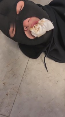 图片[7]_【黛黛S】吃饭篇-鞋底灰拌汉堡喂食 bf8505_HD绳艺资源