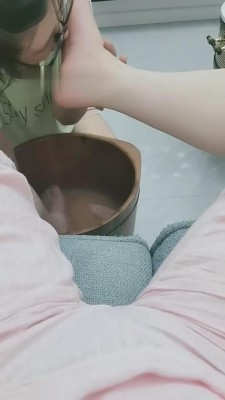 【清见】家务女奴专场/舔脚/夹舌头 bf8796_HD绳艺资源