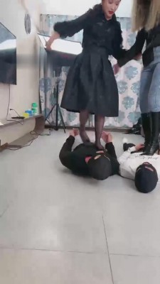 图片[2]_【二宝鑫儿教头】20余种高跟踩踏专场定向虐狗【上下完整版】 bf8697_HD绳艺资源