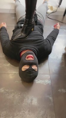 图片[11]_【二宝鑫儿教头】20余种高跟踩踏专场定向虐狗【上下完整版】 bf8697_HD绳艺资源