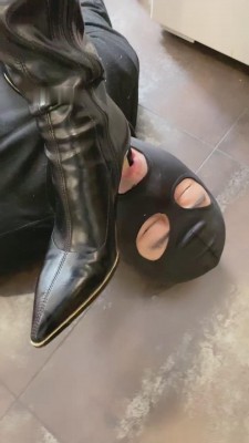 图片[12]_【二宝鑫儿教头】20余种高跟踩踏专场定向虐狗【上下完整版】 bf8697_HD绳艺资源