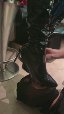 图片[8]_【爱神】女老板KTV把下属虐废-舔丝足/浓痰/高跟鞋喝酒 bf8945_HD绳艺资源