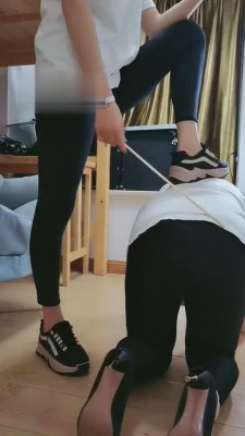 【丹祖宗】无敌母狗马桶-藤条耳光 bf4311_HD绳艺资源