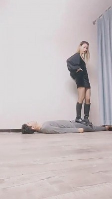 【二宝】踩踏-口水-踢打-跺胸 bf4278_HD绳艺资源