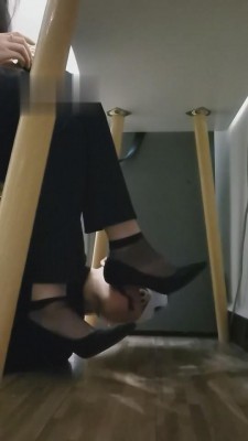 【梵高】求御姐让我闻舔原味臭丝袜【上】 bf4433_HD绳艺资源