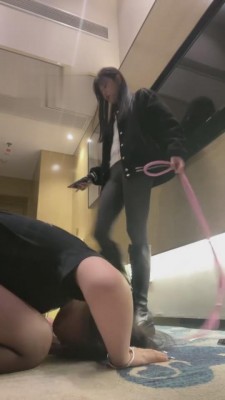 【阿月】奴下奴-闺蜜公狗+马丁靴和棉袜 bf4425_HD绳艺资源