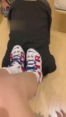 【甜甜】女神运动鞋棉袜调狗 bf4470_HD绳艺资源