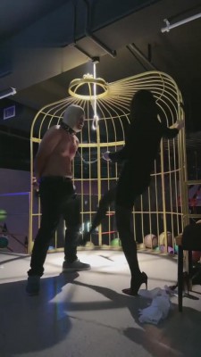 图片[10]_【小拽主人】双S酒吧轮流踢踹-表妹首调 bf4538_HD绳艺资源