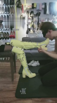 【傲柔】舔靴子-舔丝袜-踩脸 bf4845_HD绳艺资源