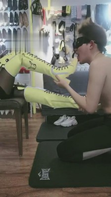 图片[2]_【傲柔】舔靴子-舔丝袜-踩脸 bf4845_HD绳艺资源