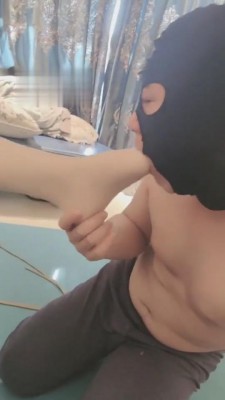 图片[6]_【京S维维】反绑贱狗艺术舔脚 bf4898_HD绳艺资源