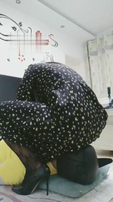 【情侣月儿】绿帽前男友-吃口水咀嚼食物喂食羞辱 bf5012_HD绳艺资源