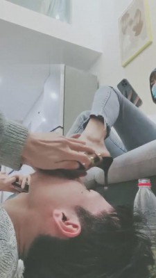 图片[2]_【小拽主人】发现表弟偷闻我的鞋子 bf4949_HD绳艺资源