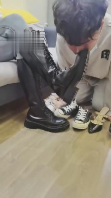 图片[4]_【小拽主人】发现表弟偷闻我的鞋子 bf4949_HD绳艺资源