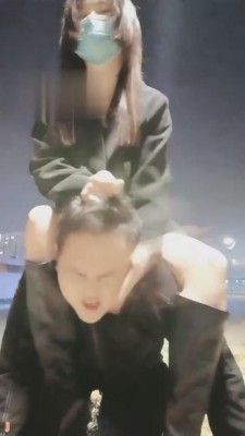 图片[2]_【新人玉姬】户外重度踩踏调狗-抽耳光-踢裆【完整版】 bf5300_HD绳艺资源