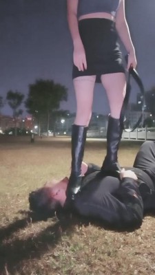 图片[7]_【新人玉姬】户外重度踩踏调狗-抽耳光-踢裆【完整版】 bf5300_HD绳艺资源