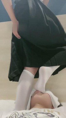 图片[2]_【高难度挑战美学】脏白袜强迫狗舔/插嘴【完整版】 bf5704_HD绳艺资源