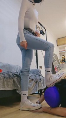 图片[4]_【高难度挑战美学】学生S帆布鞋踢裆窒息 bf5595_HD绳艺资源