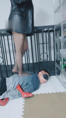 图片[3]_【就是喜欢玩啊】脑袋会不会被踩扁 bf5337_HD绳艺资源