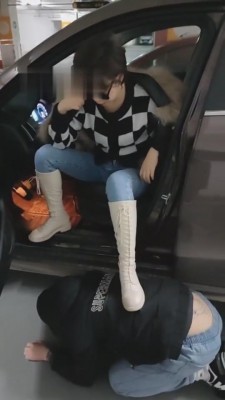 【语晴】停车场公开处决恋足狗 bf5652_HD绳艺资源