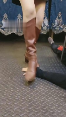 图片[4]_【依然】长靴近距离超强踩踏碾压 bf5469_HD绳艺资源