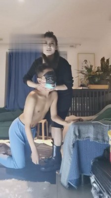 【八爷】虐打秋裤男-圣水面包-皮带抽-踢踹-耳光 bf5074_HD绳艺资源