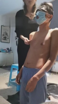 图片[6]_【八爷】虐打秋裤男-圣水面包-皮带抽-踢踹-耳光 bf5074_HD绳艺资源